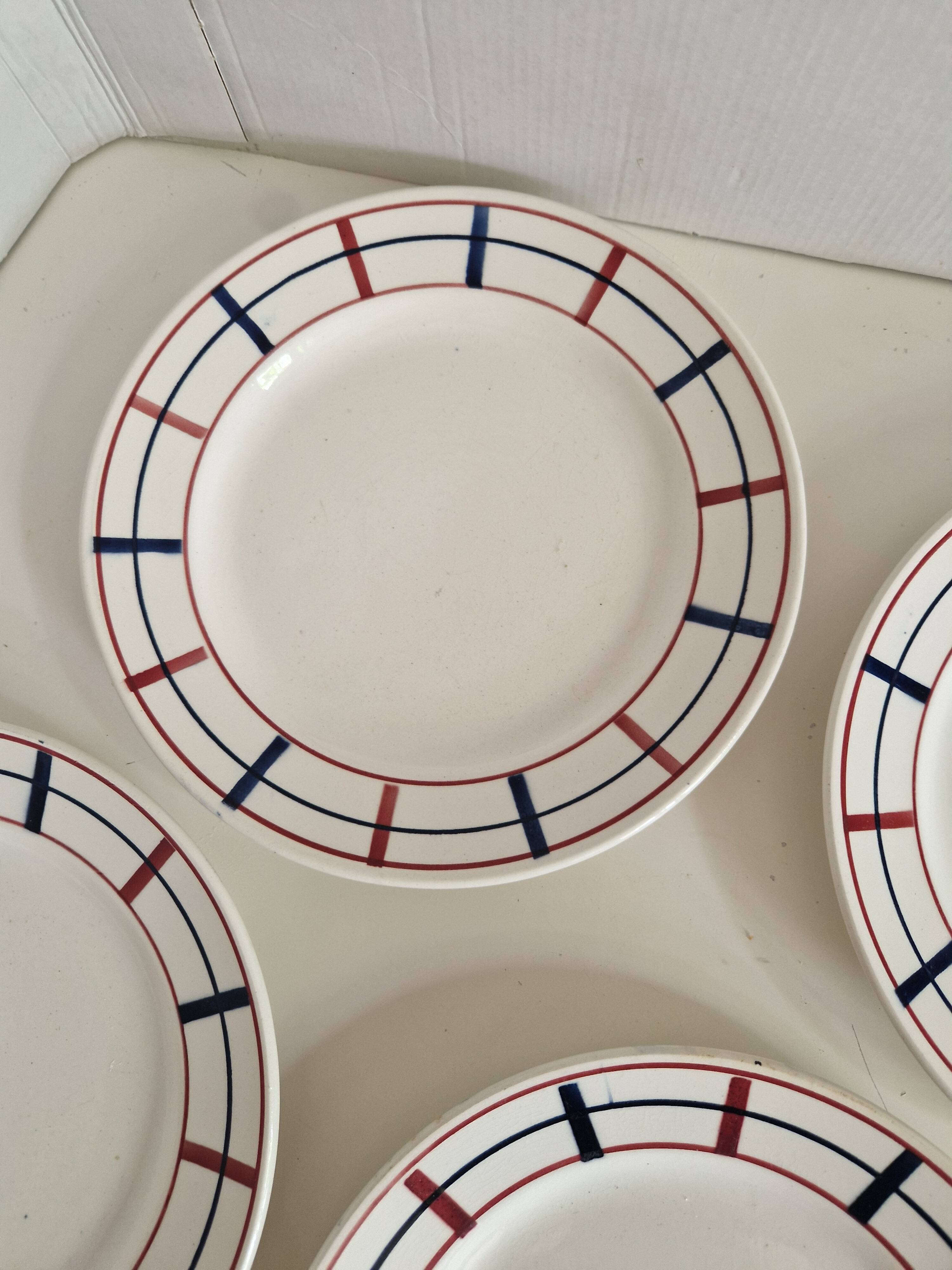 Set of 7 Saint Amandinoise Dessert Plates