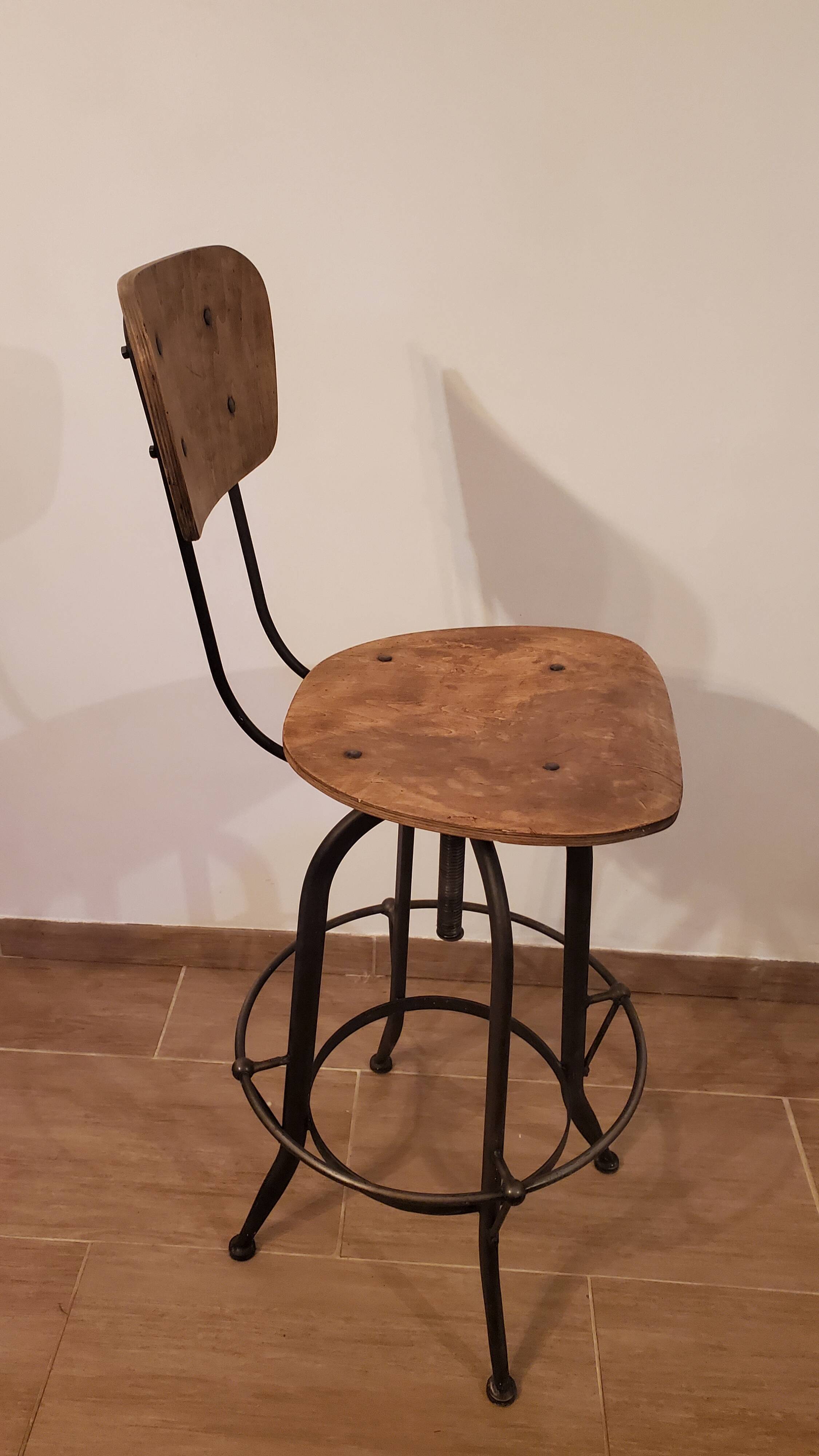 Vintage workshop chair