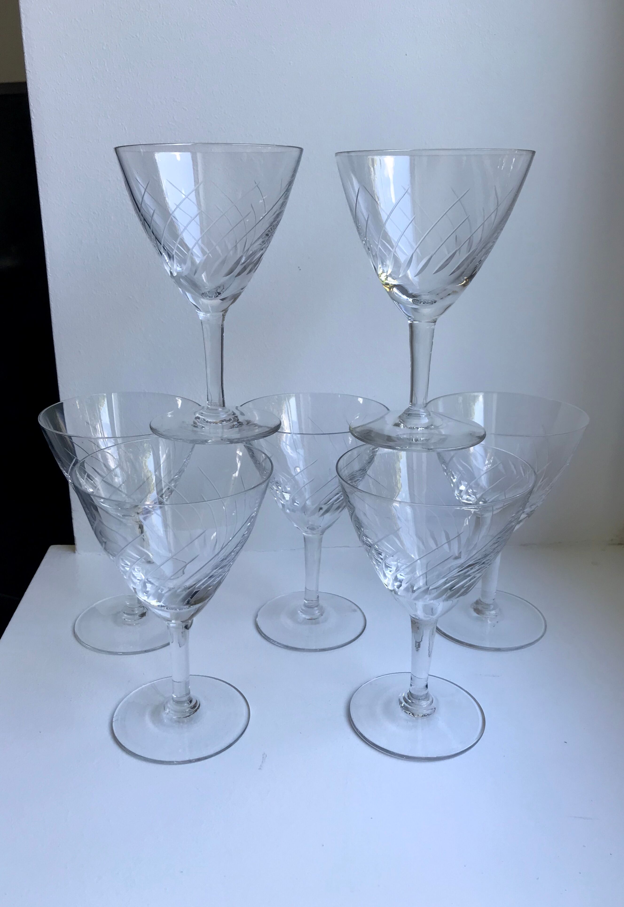 Lot de 7 verres à vin en cristal gravé années 50