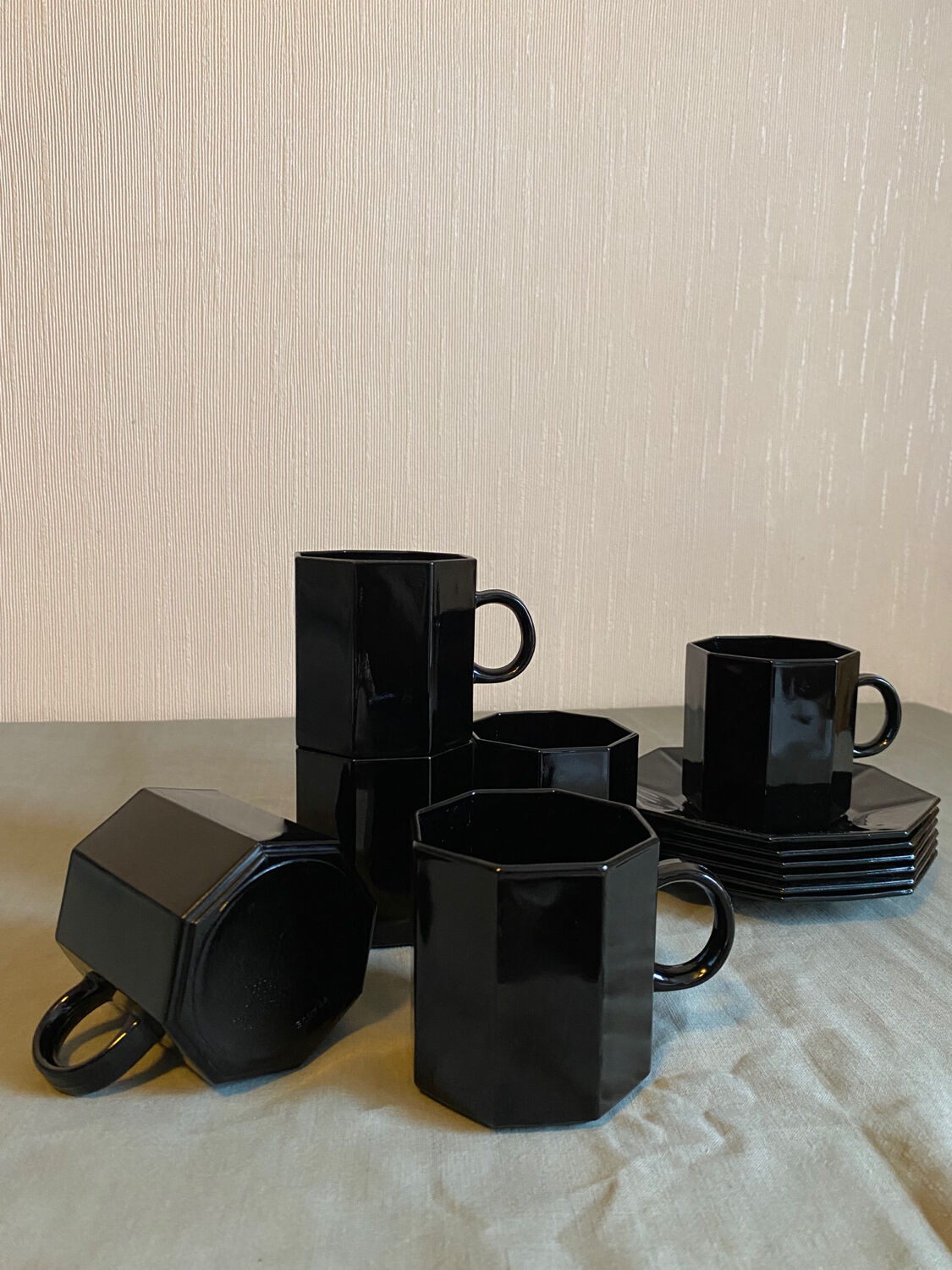 Set of 6 Arcoroc cups and saucers, 1980