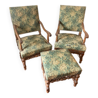 Paire de fauteuils os de moutons sculptés avec bout de pied. Louis XIII début XXème siècle