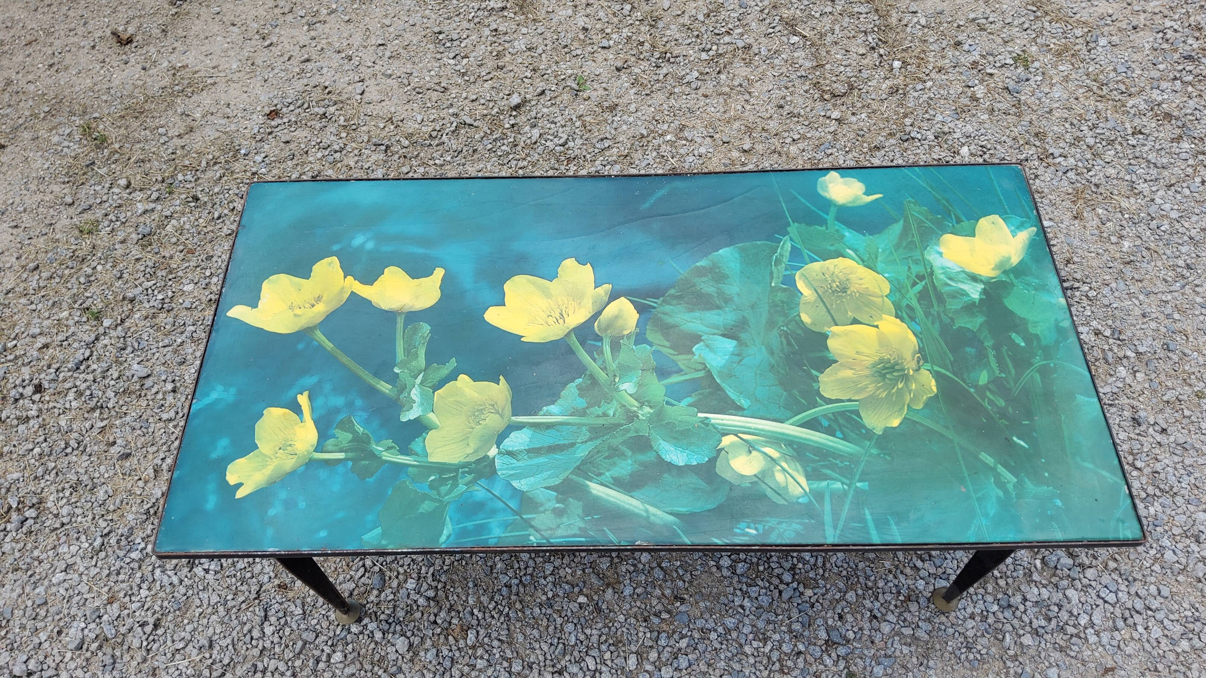 Coffee table of the 60s metal and formica