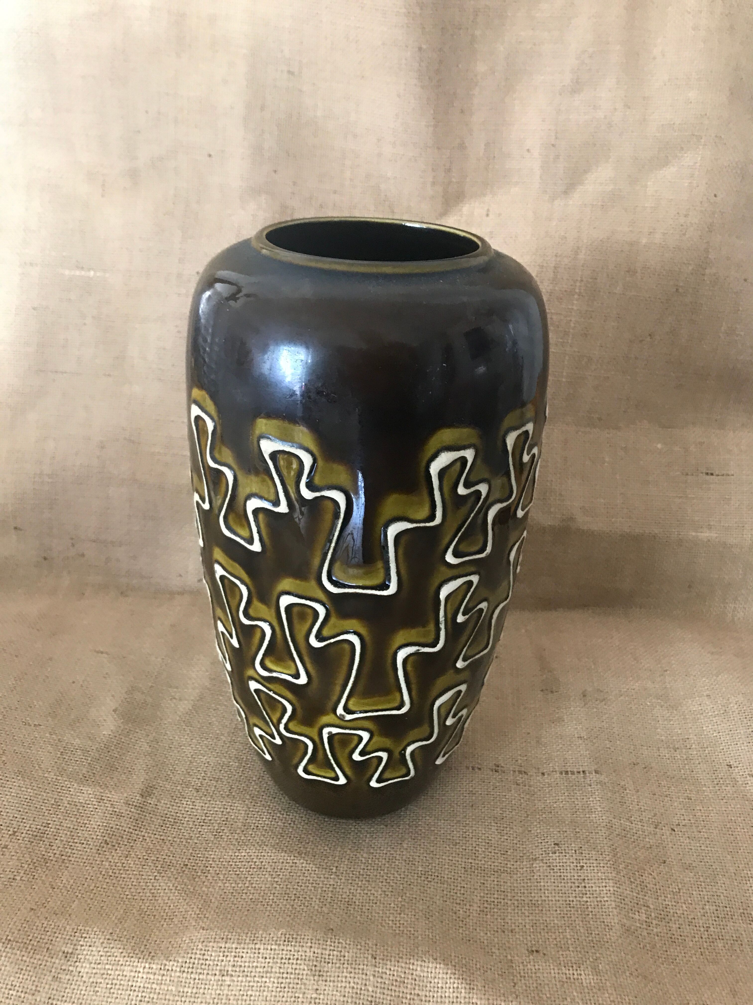 Large dark green earthenware vase/khaki geometric patterns vintage