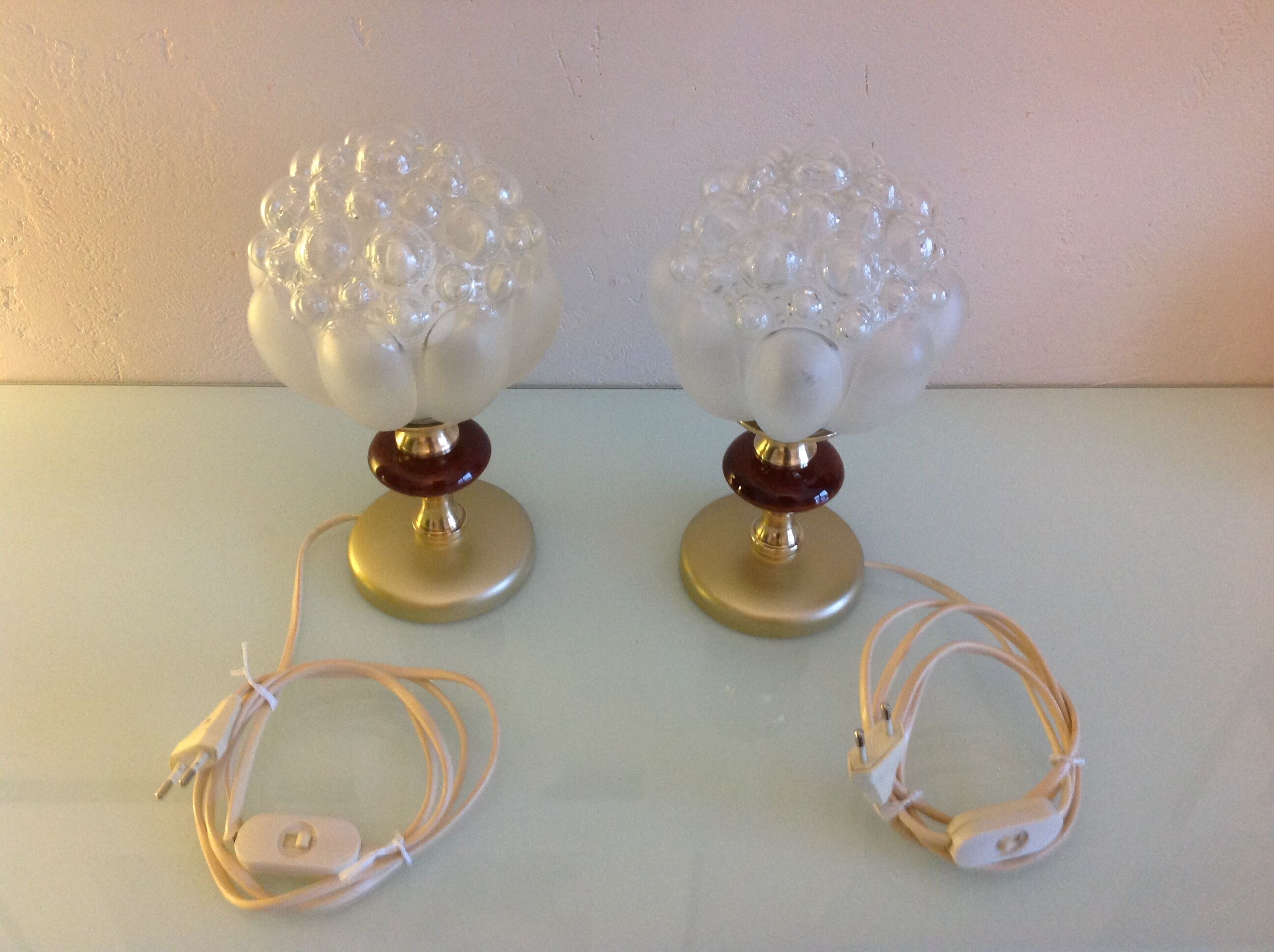 Pair of bubbled glass globe bedside lamps / vintage 60s-70s
