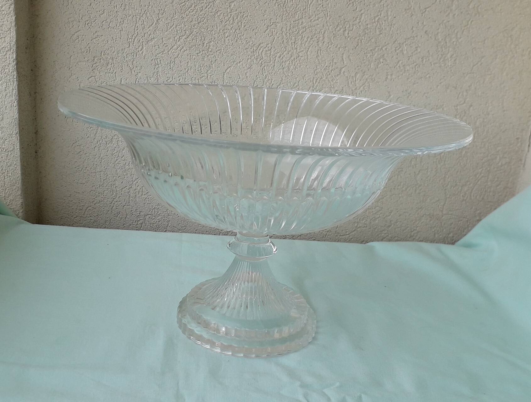 Glass coupe on a stand