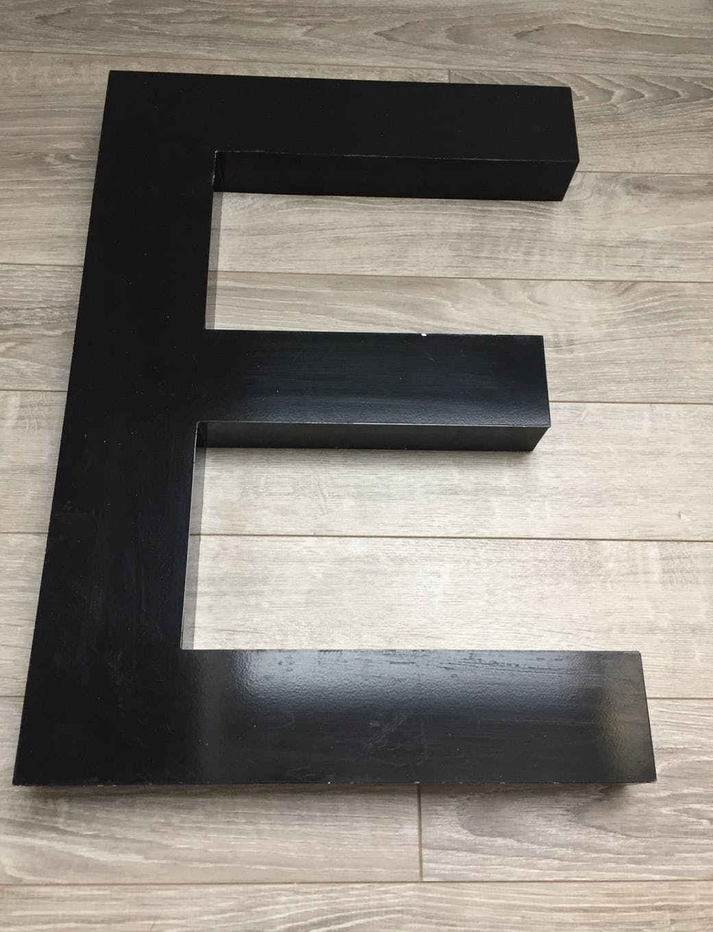 Letter e of 59cm