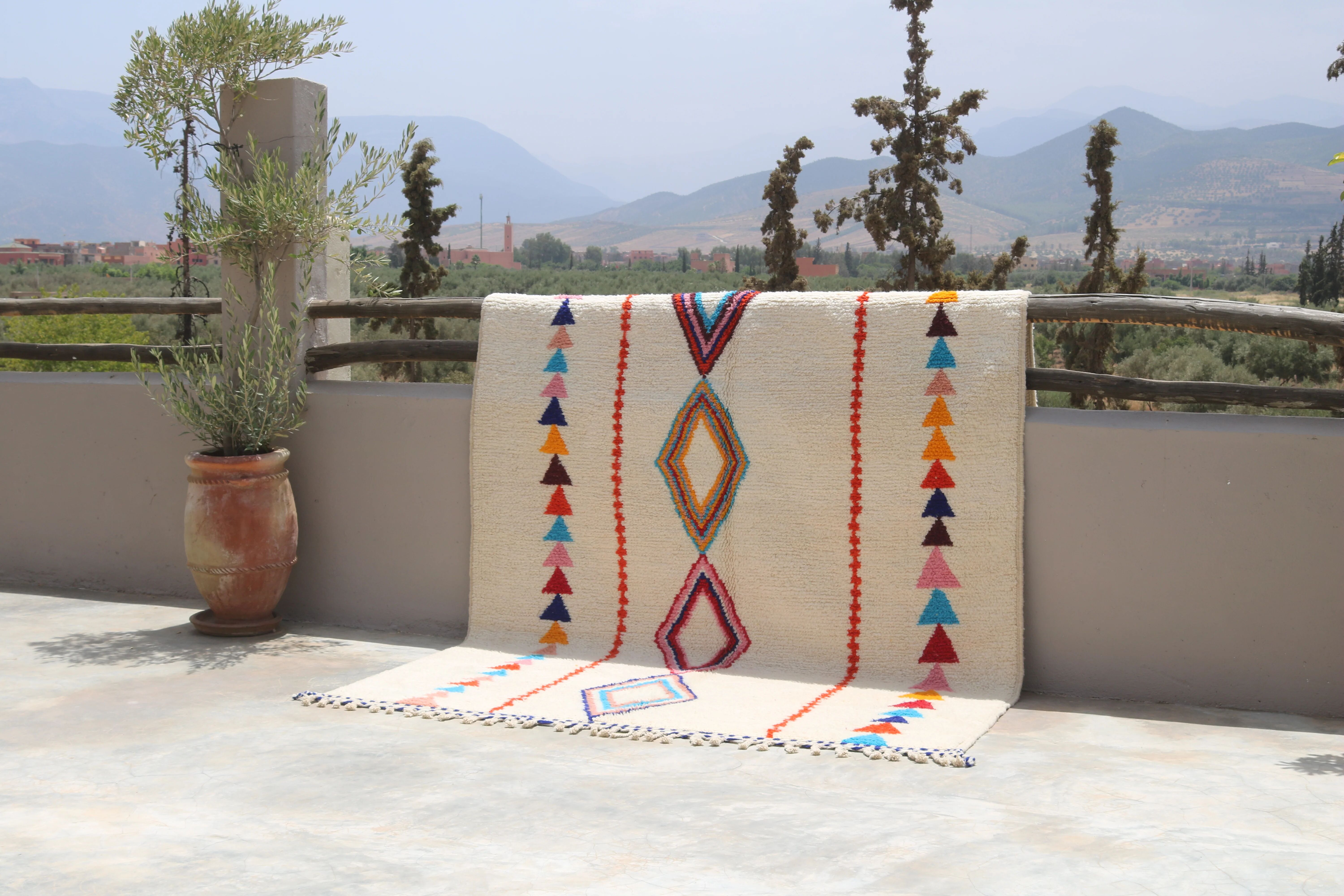 Large handmade colourful rug, 285 x 200 cm - G1028