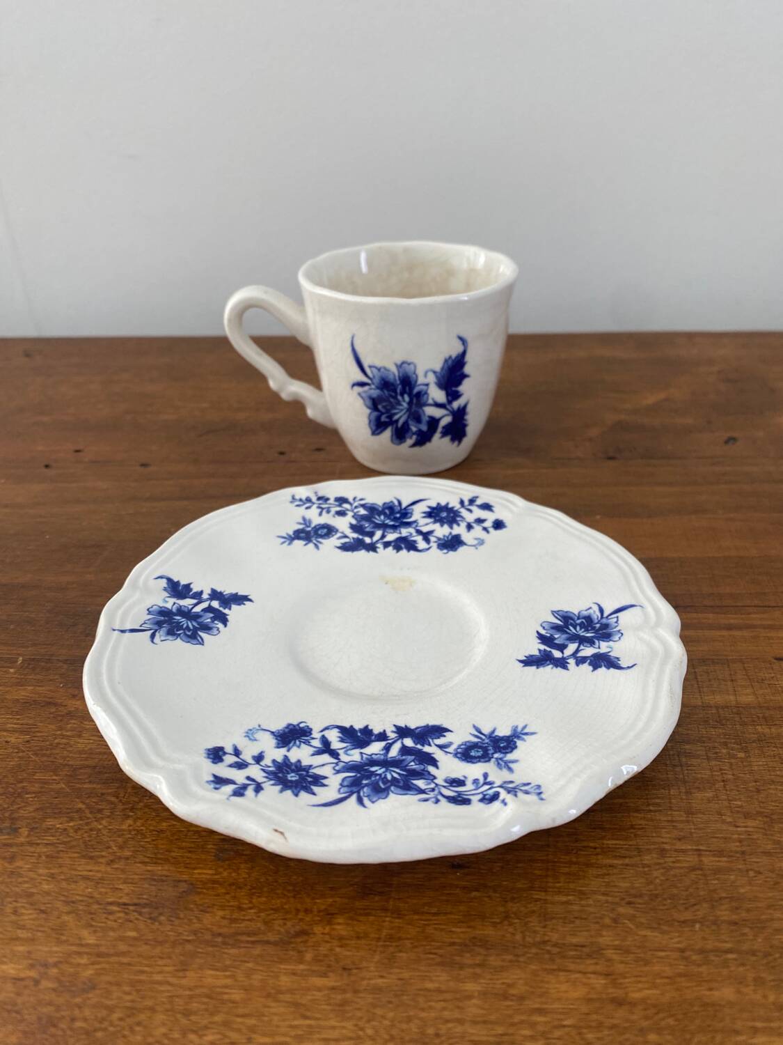 Aubusson earthenware cup and saucer from Sarreguemines FRANCE