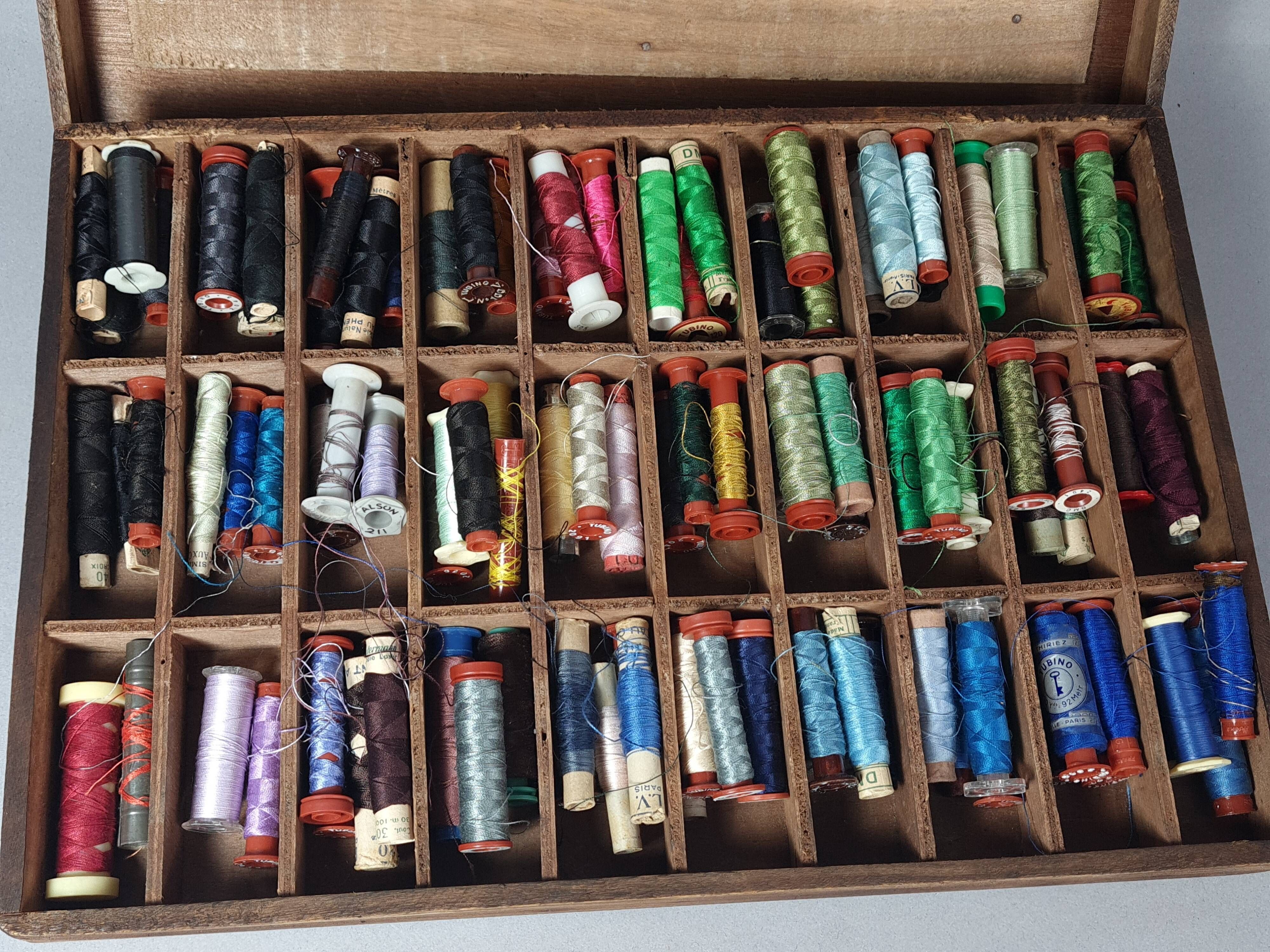 Box with 30 lockers