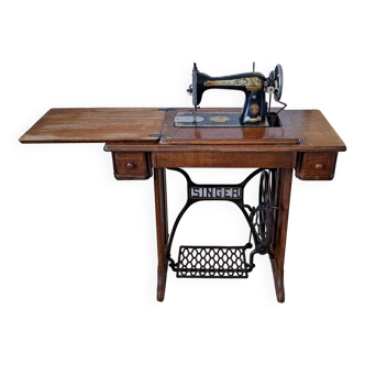 Singer sewing machine from 1930