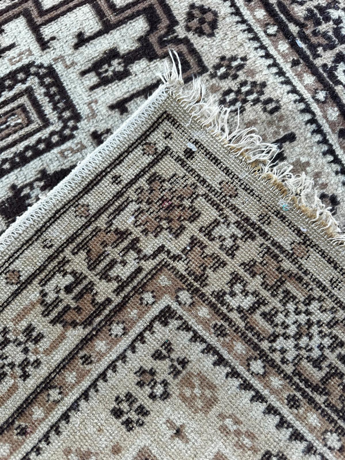 Oriental style rug 70cm x 170cm