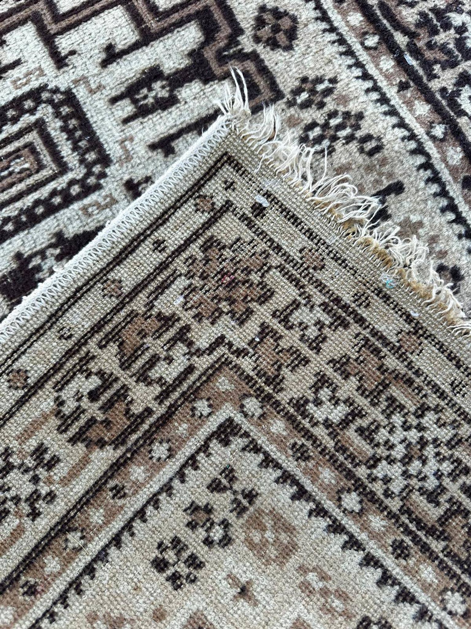 Oriental style rug 70cm x 170cm