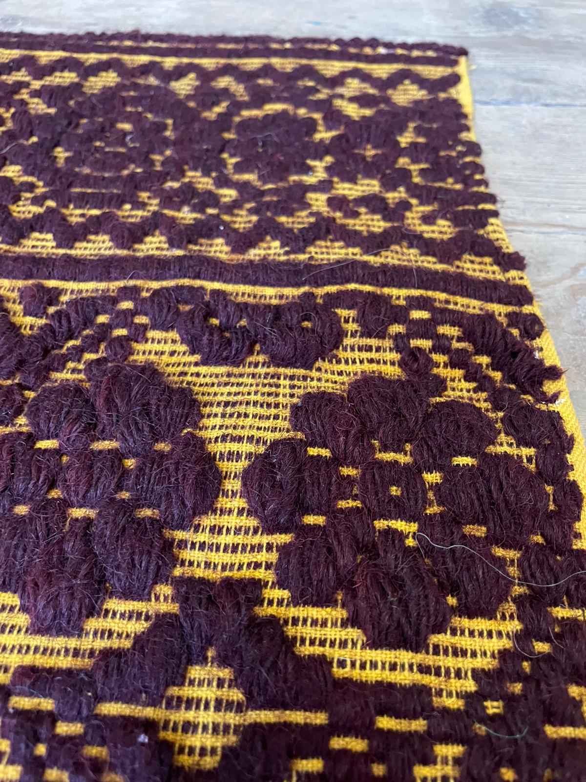 Tapis brun tissé à la main Teppich Roumanie 204x146cm