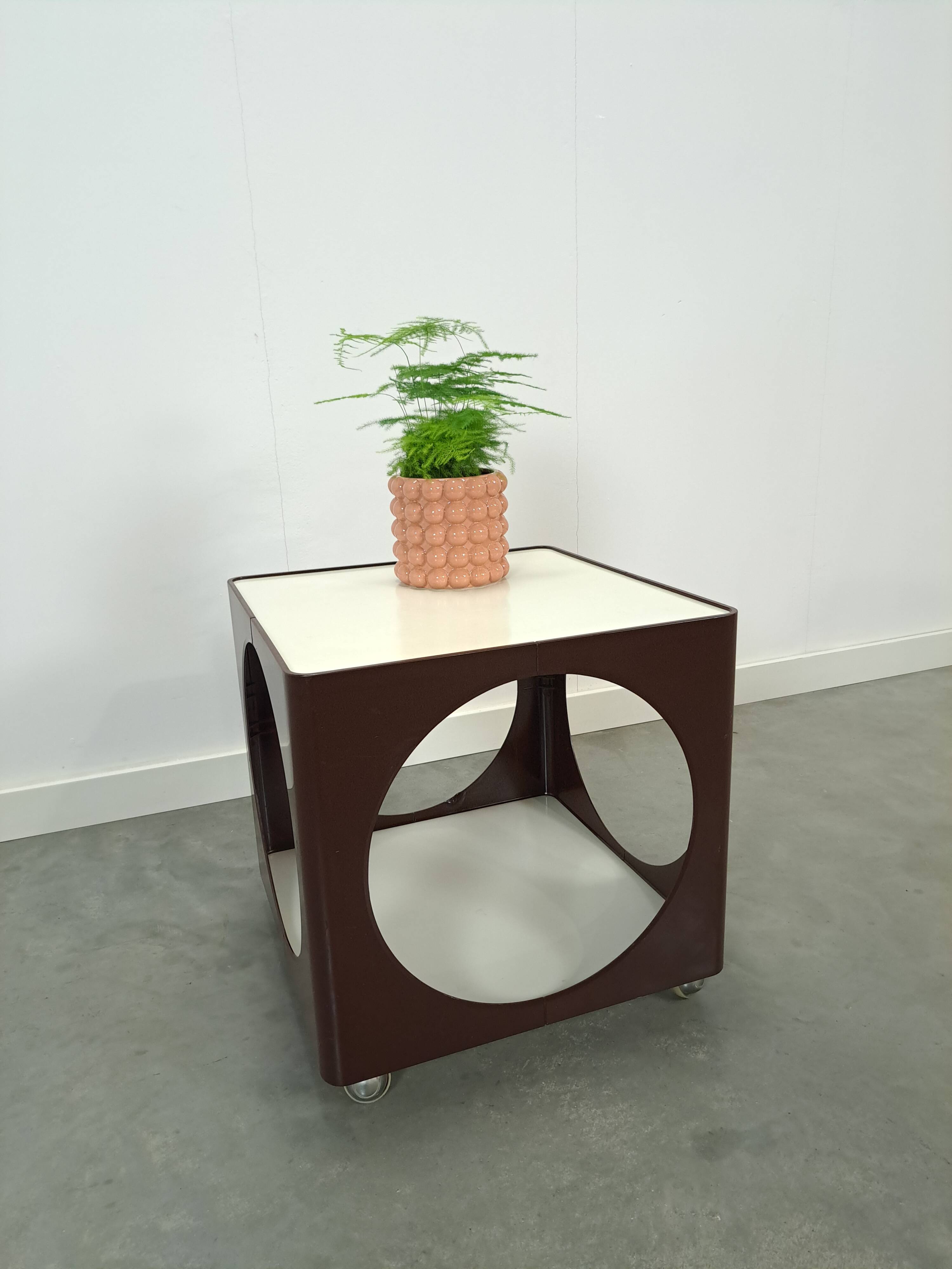 Kubus space age bruine kunststof tafel