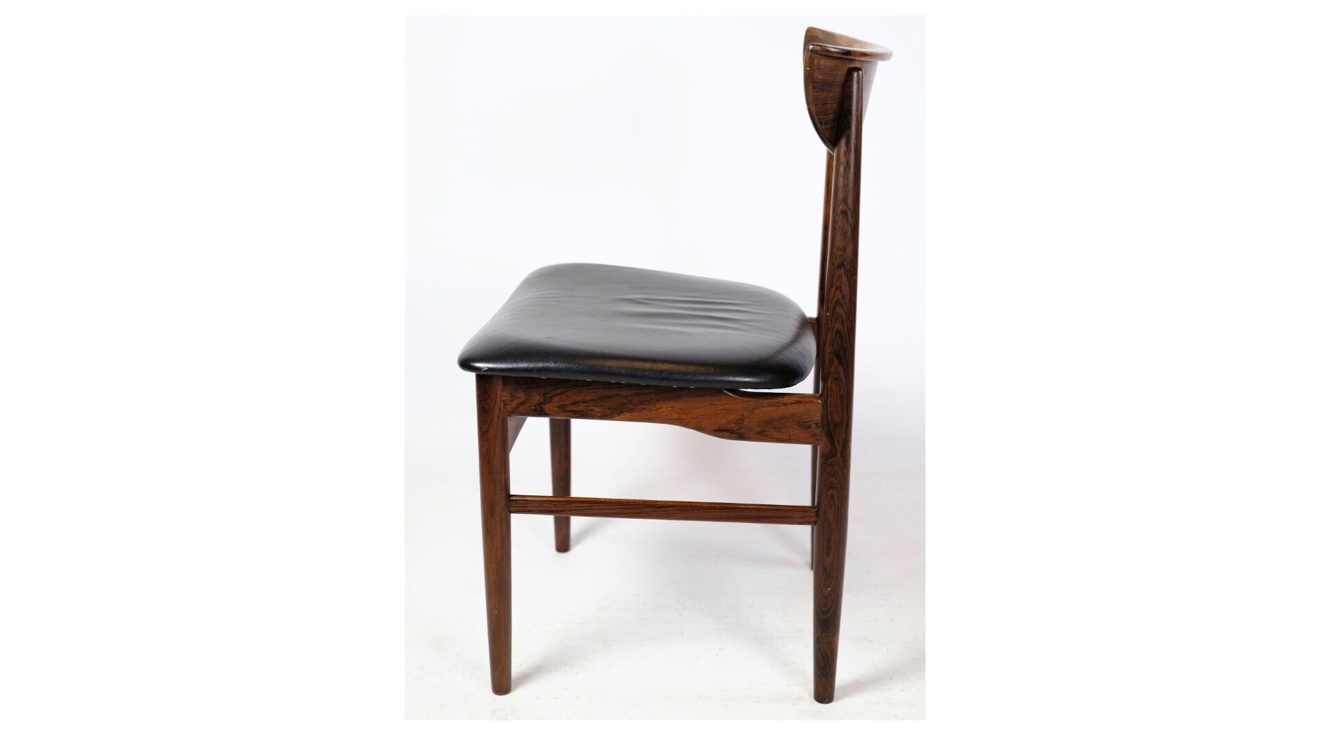 Set of Six Dining Table Chairs of Danish Design in Rosewood with Black Leather