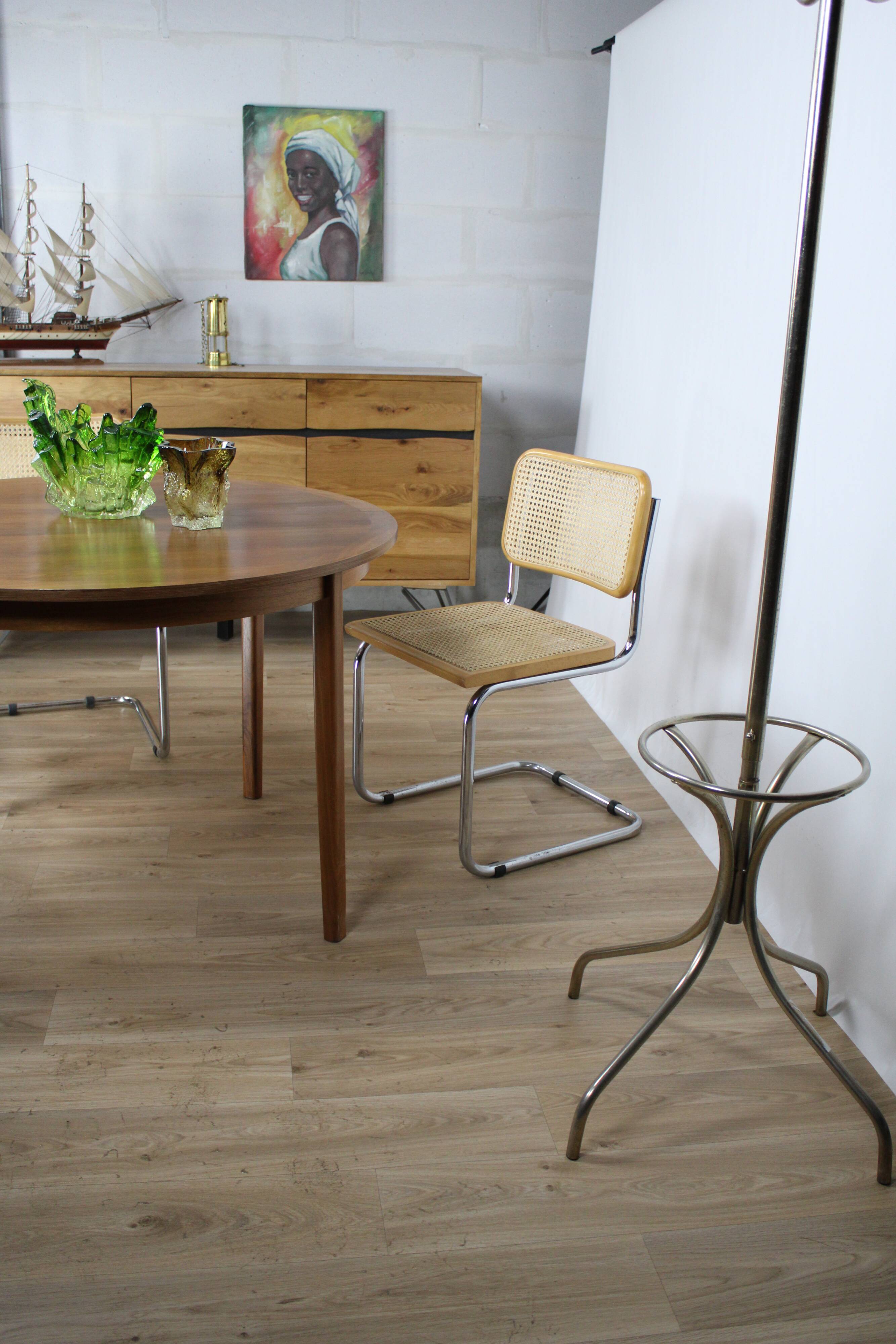 Cantilever b32 chair attributed to breuer italy