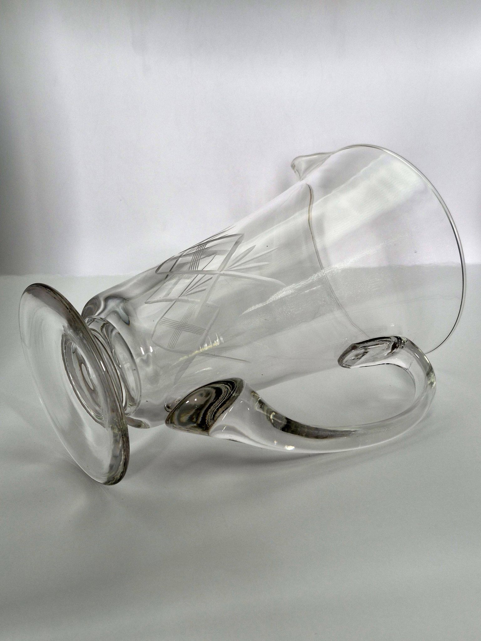 Cut crystal water jug from Fains – 21 cm – vintage