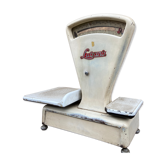 Grocer's scale old lutrana vintage 1920