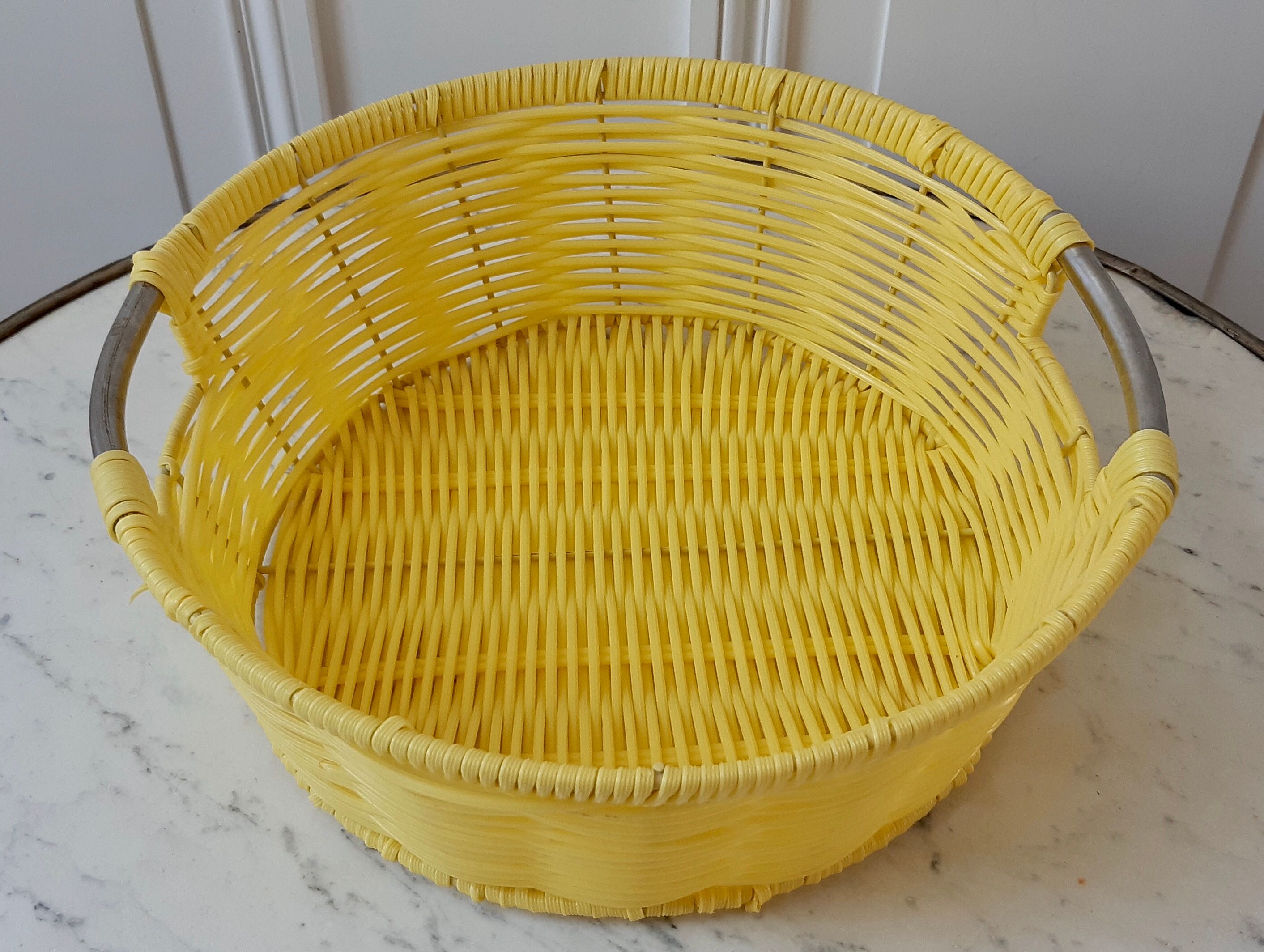 Panière in scoubidou and vintage tinplate 70s