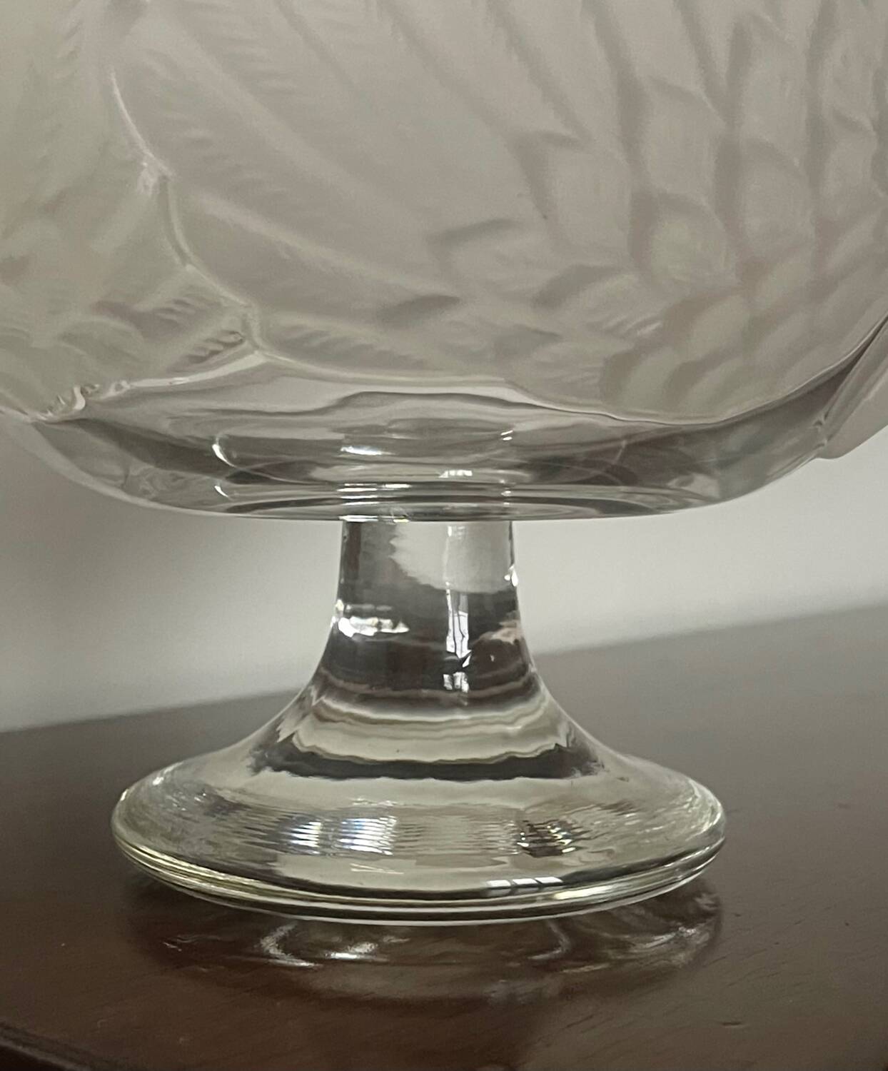 Moulded glass swan bowls