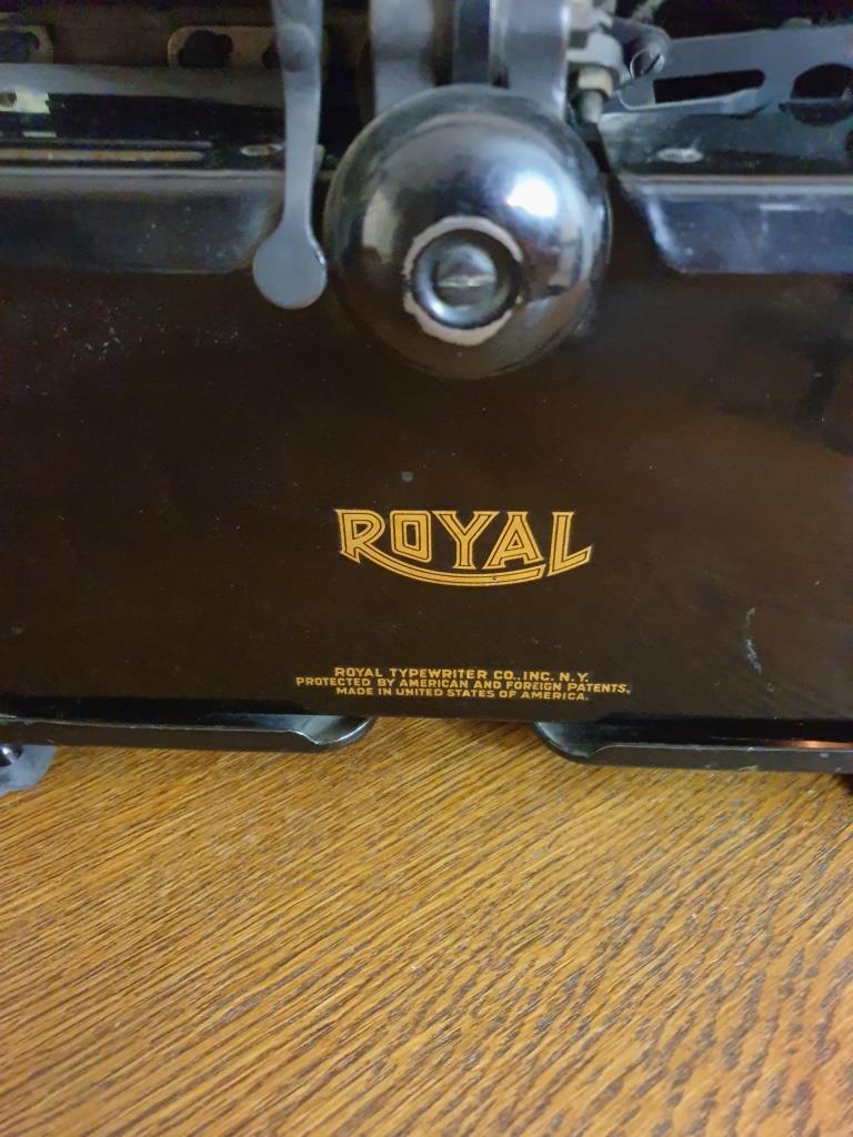 ROYAL typewriter