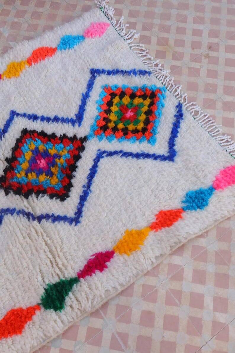 Ecru Moroccan rug with coloured patterns 250cm x 150cm