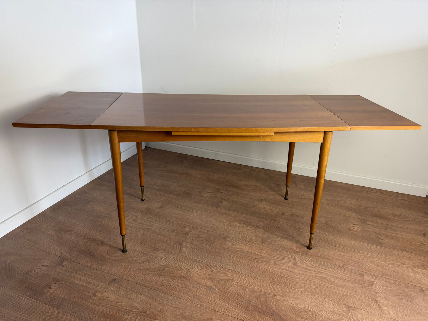 Vintage extendable dining table