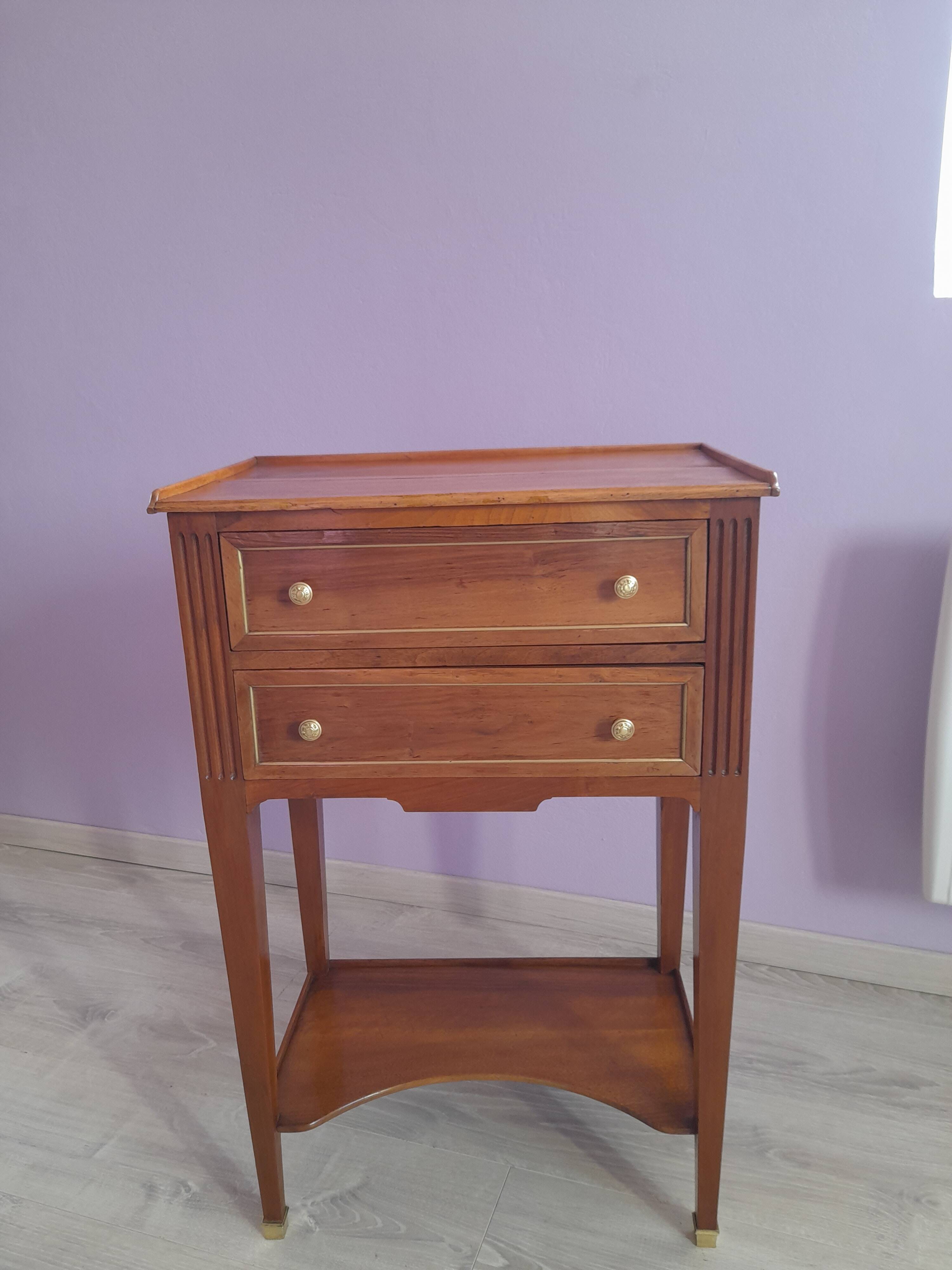 Louis XVI chest of drawers
