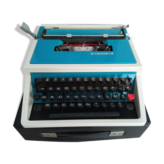 Underwood 315 blue typewriter
