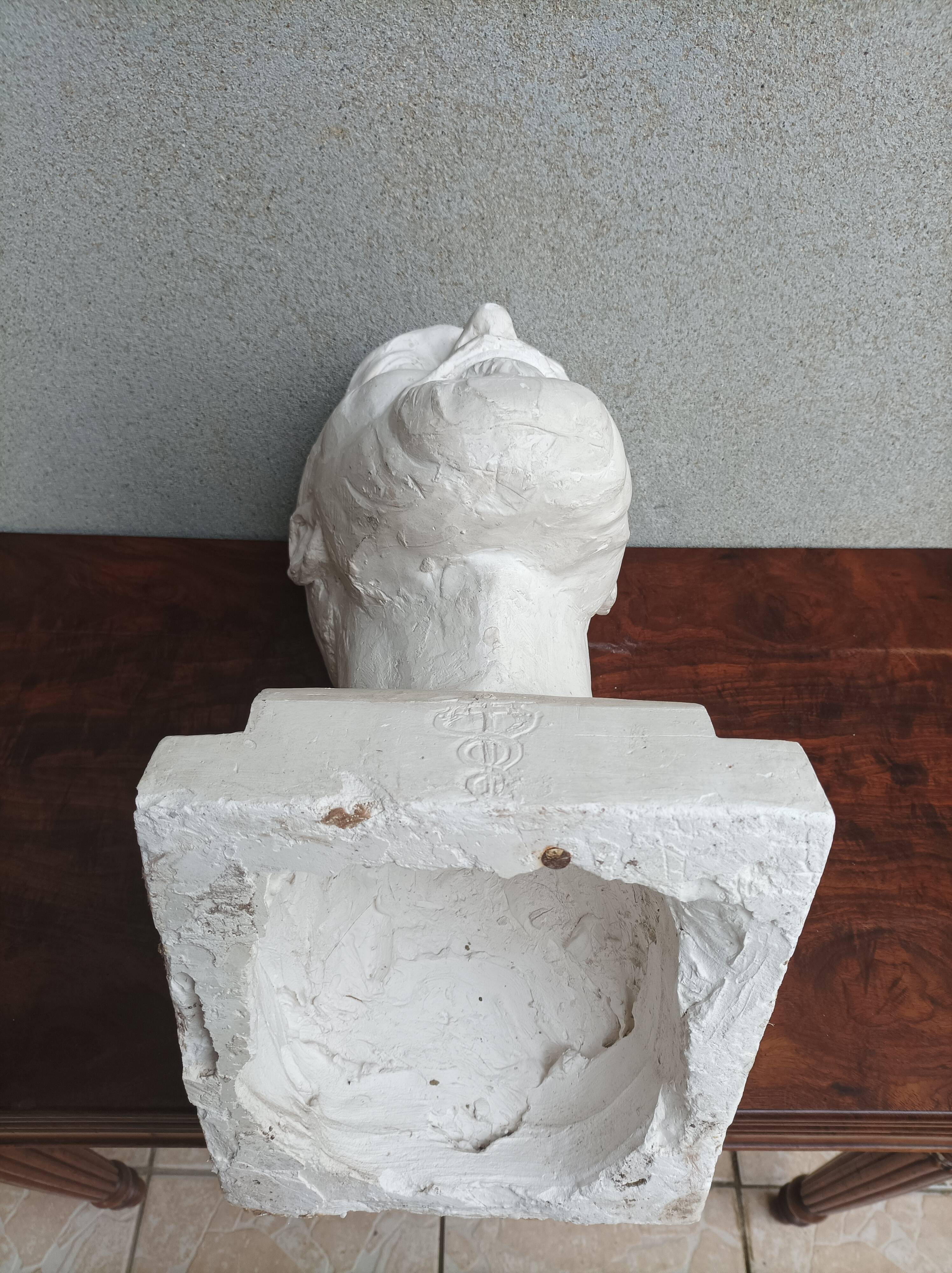 Pascal Boureille (1909-1999) Bust sculpted in plaster Male doctor