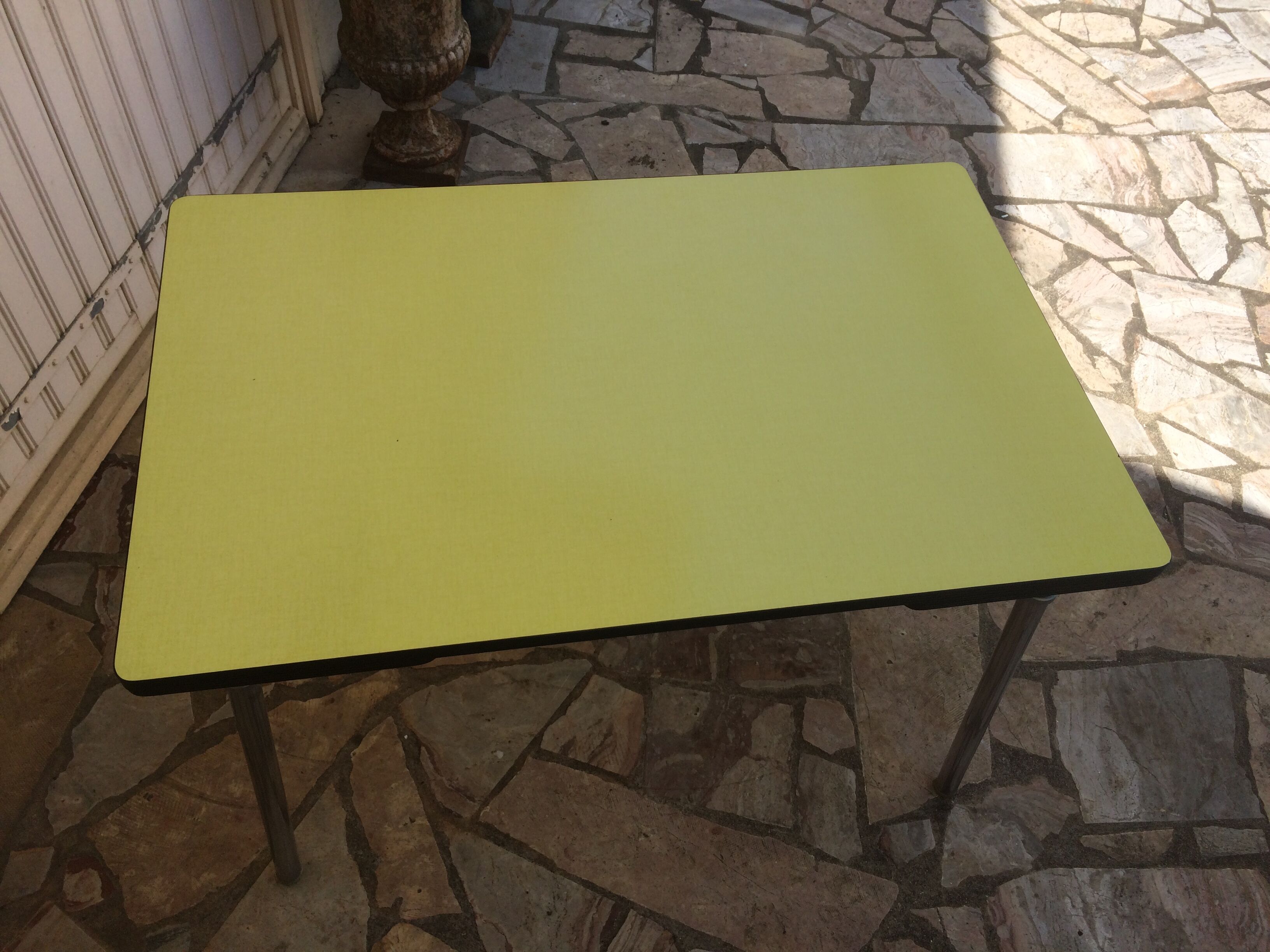 Plastilux yellow formica table with extensions 50s