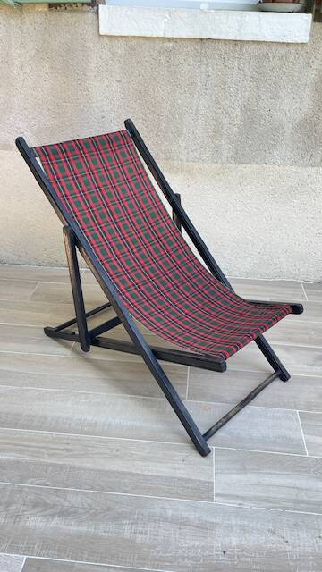 Vintage folding deck chair