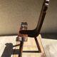 Chaise tripode bois sculpté vintage