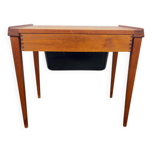 table de couture scandinave
