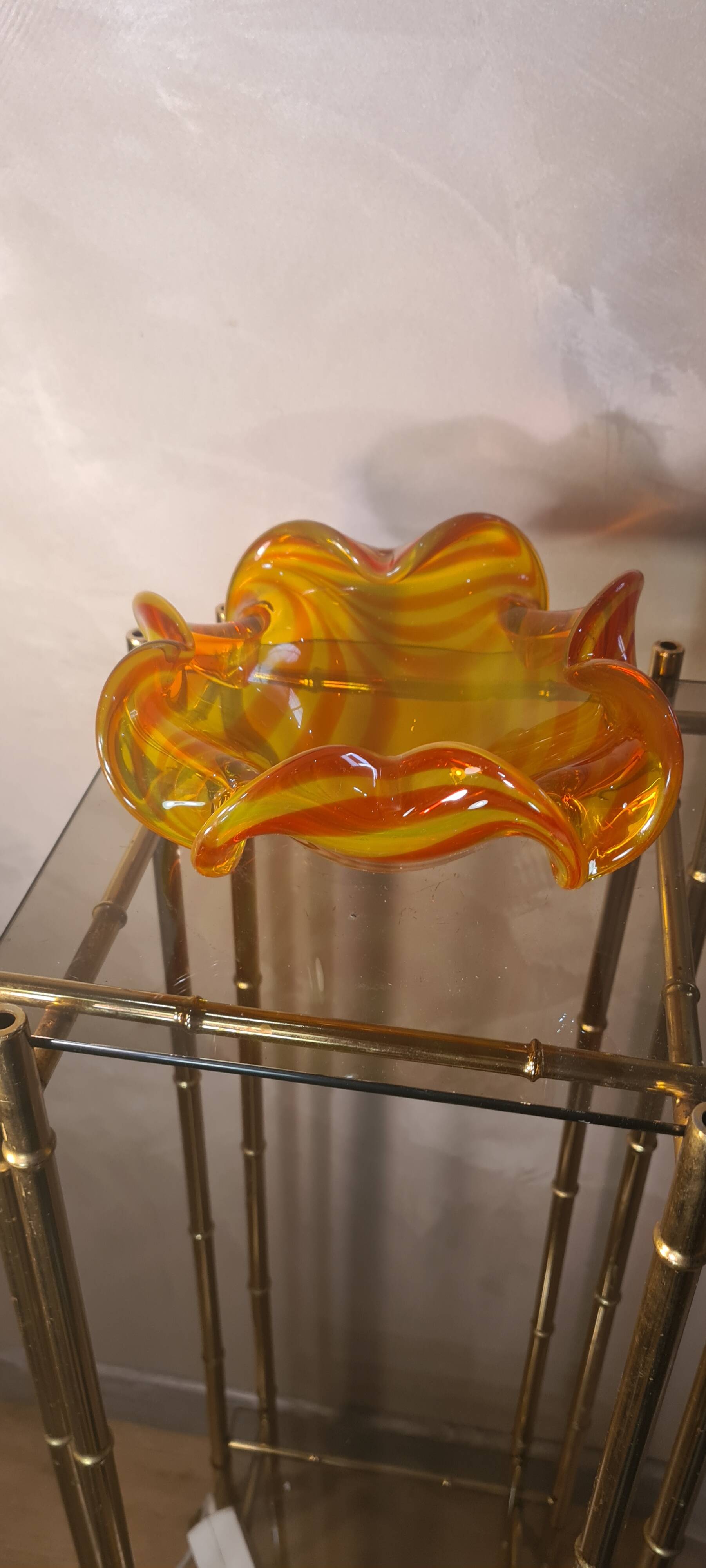 empty pocket, thick glass ashtray, yellow and red, 20x20xh 9cm, Murano Venice 1970,,