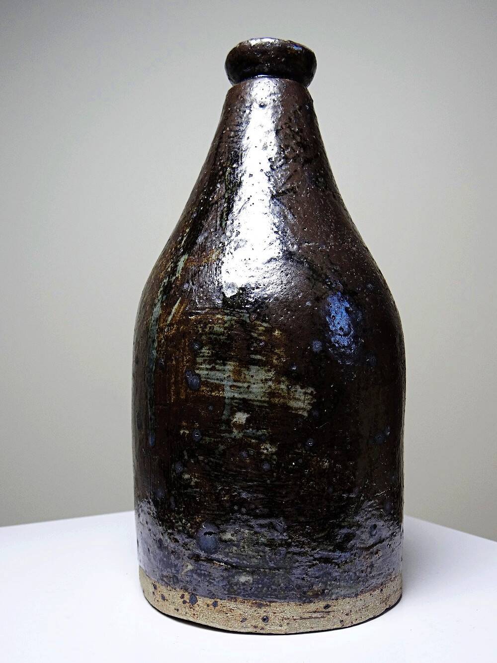 Bouteille en grès pyrité émaillé vintage artisanale signée Jean Lamy