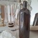 Bouteille en grès marron foncé vintage