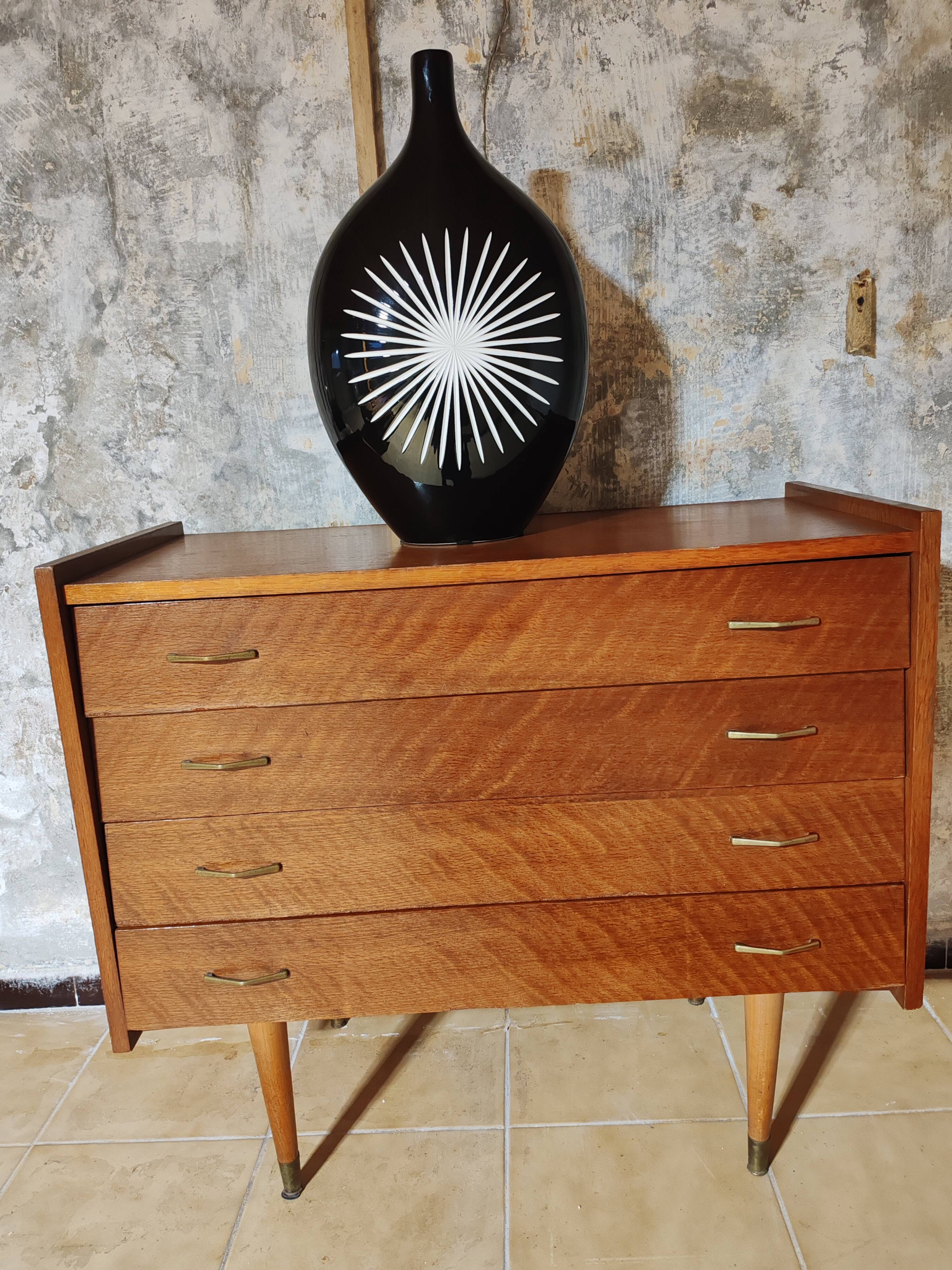 Vintage chest of drawers