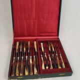 20 table knives with steel blades and horn handles