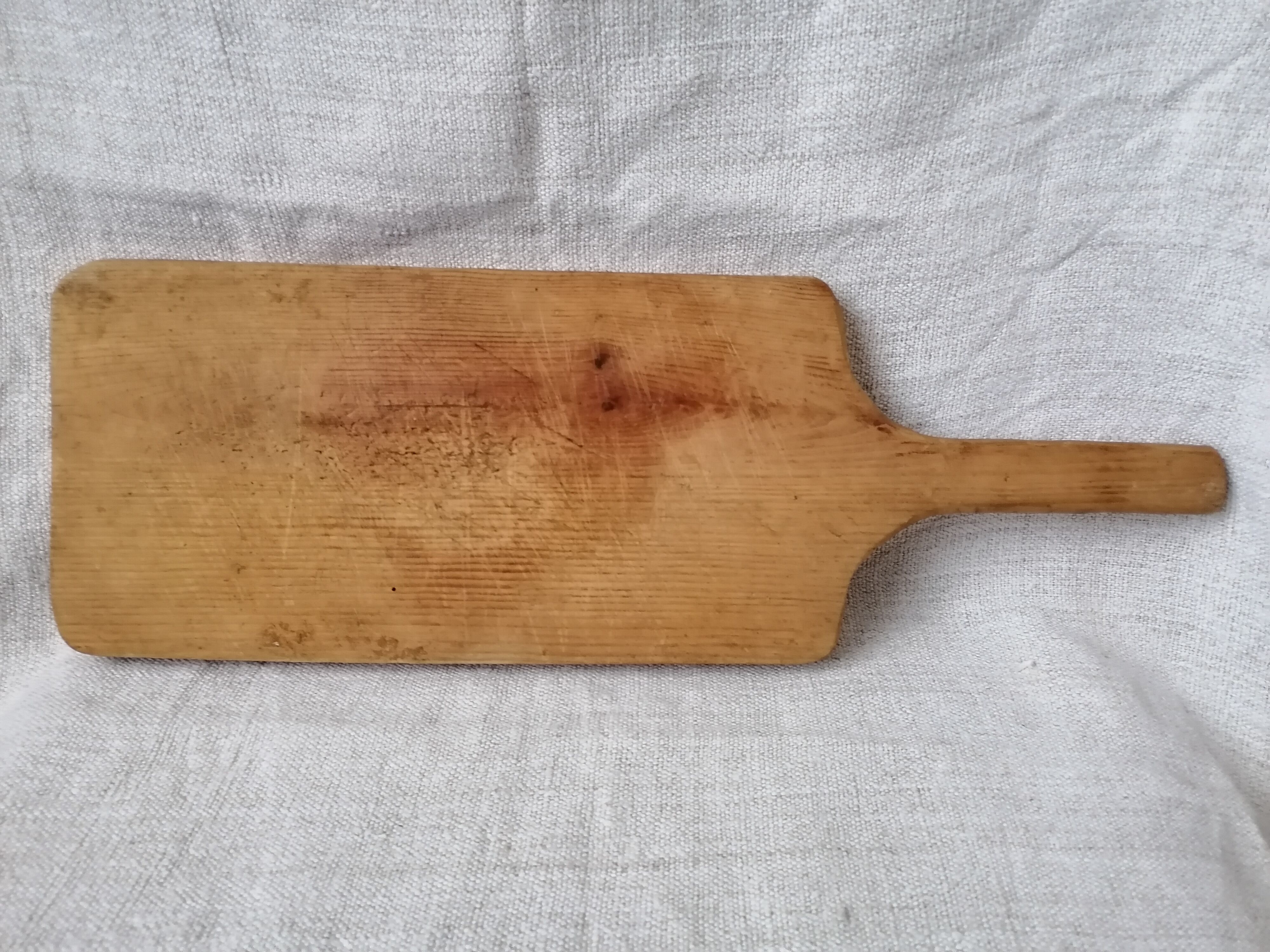 Wooden cutting board