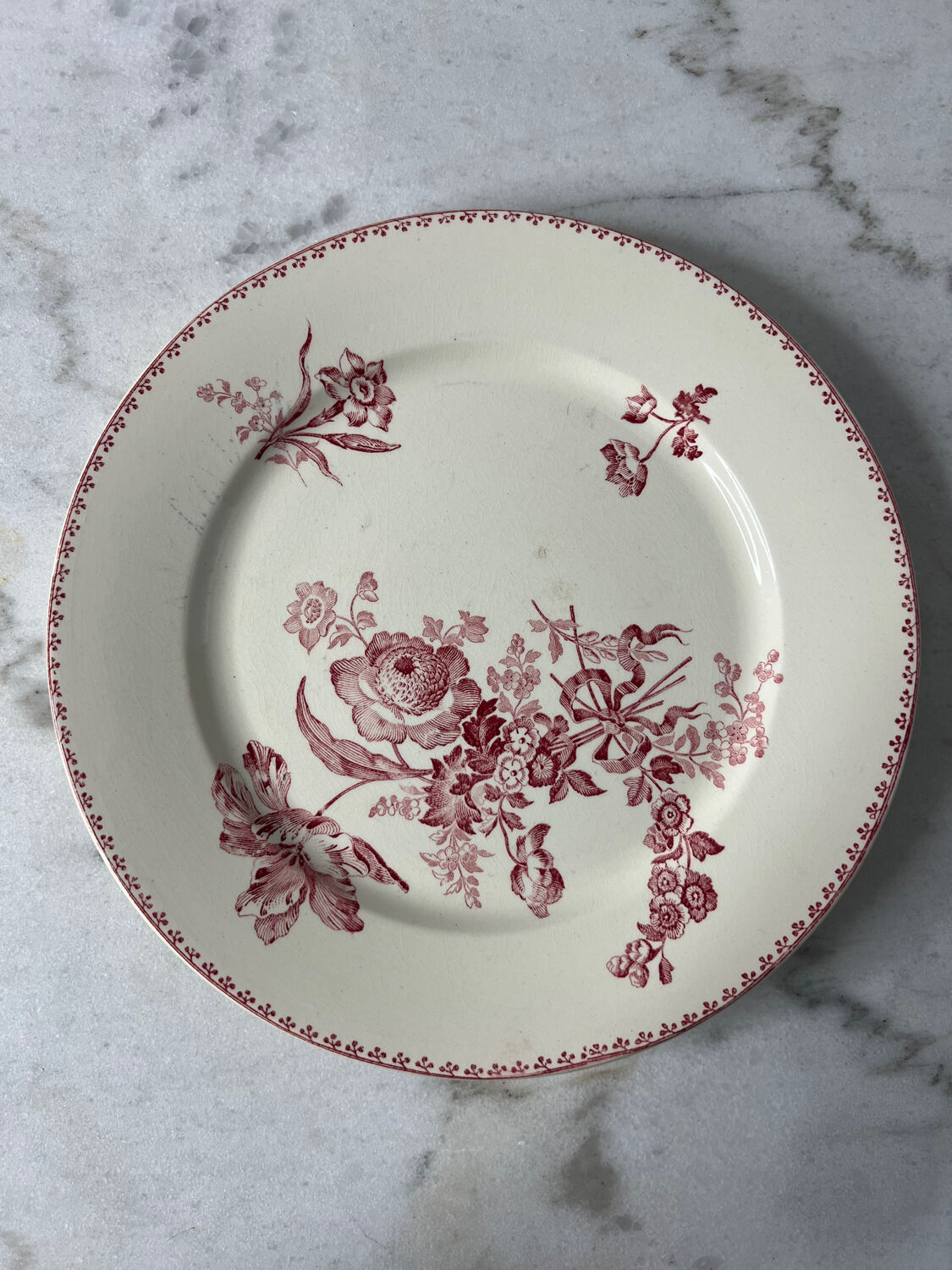 Set of five flat Fontanges plates.