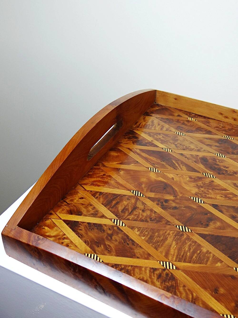 Plateau en thuya marqueté citronnier, artisanat marocain années 80-90