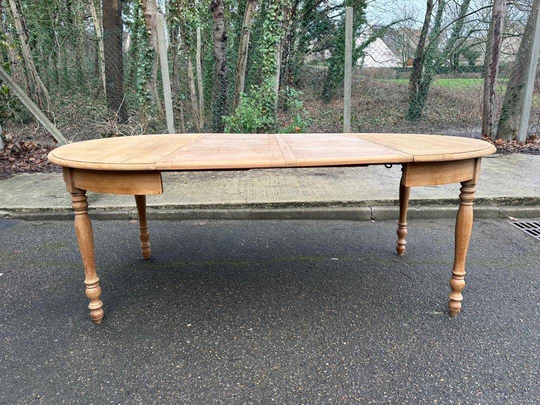 Renovated Louis Philippe 19th-century extendable round dining table 200cm