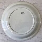 Plat creux en Terre de Fer Bertrand Bordeaux modèle "Anémone" fin XIXème