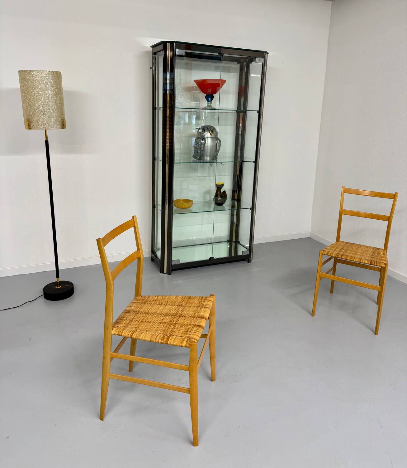 Antique display cabinet shelf in brass metal Italian design from the 70s