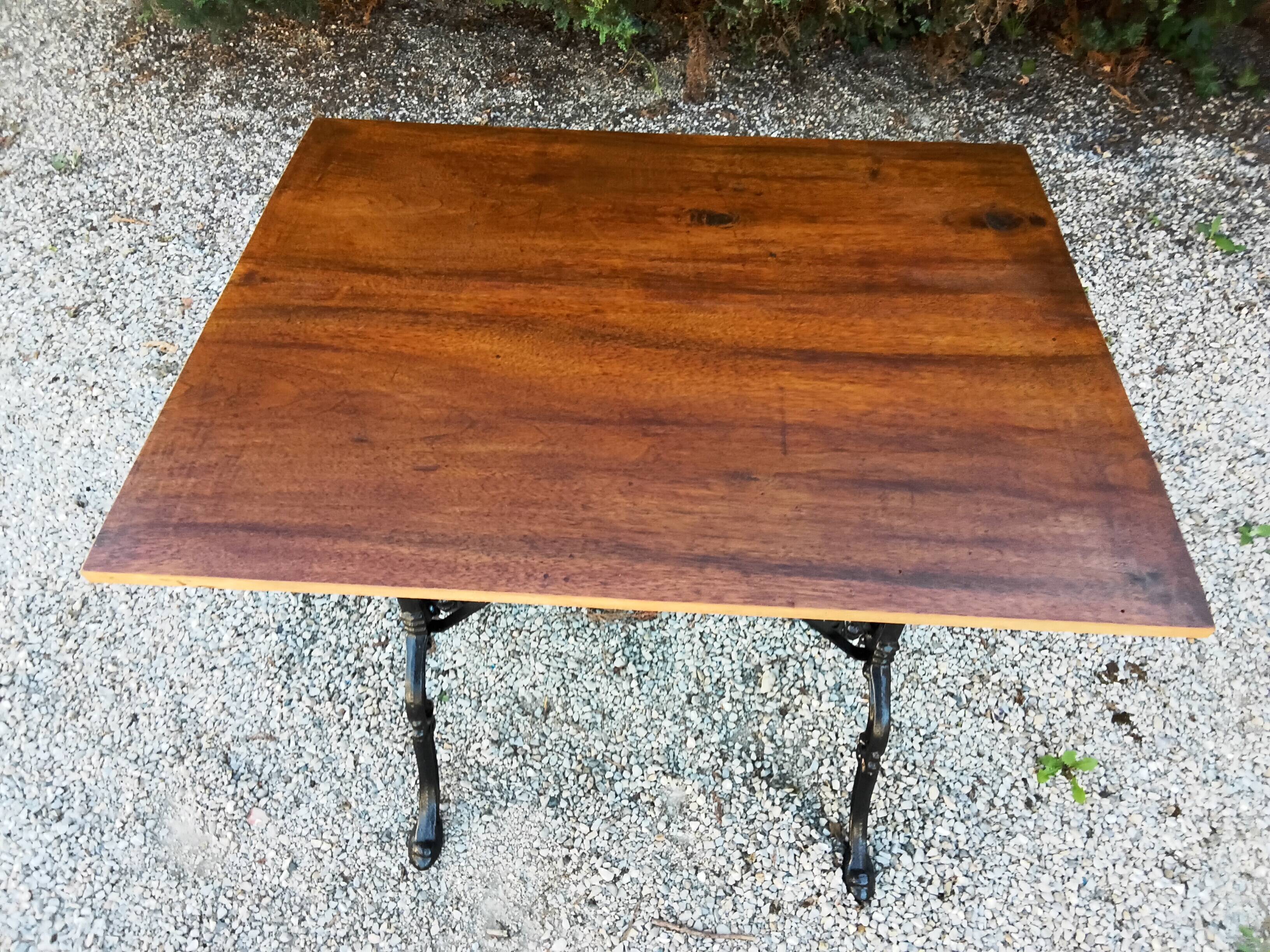 Bistro table