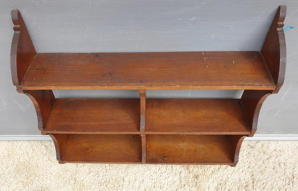 Etagère murale en accolades bois vintage 3 tablettes