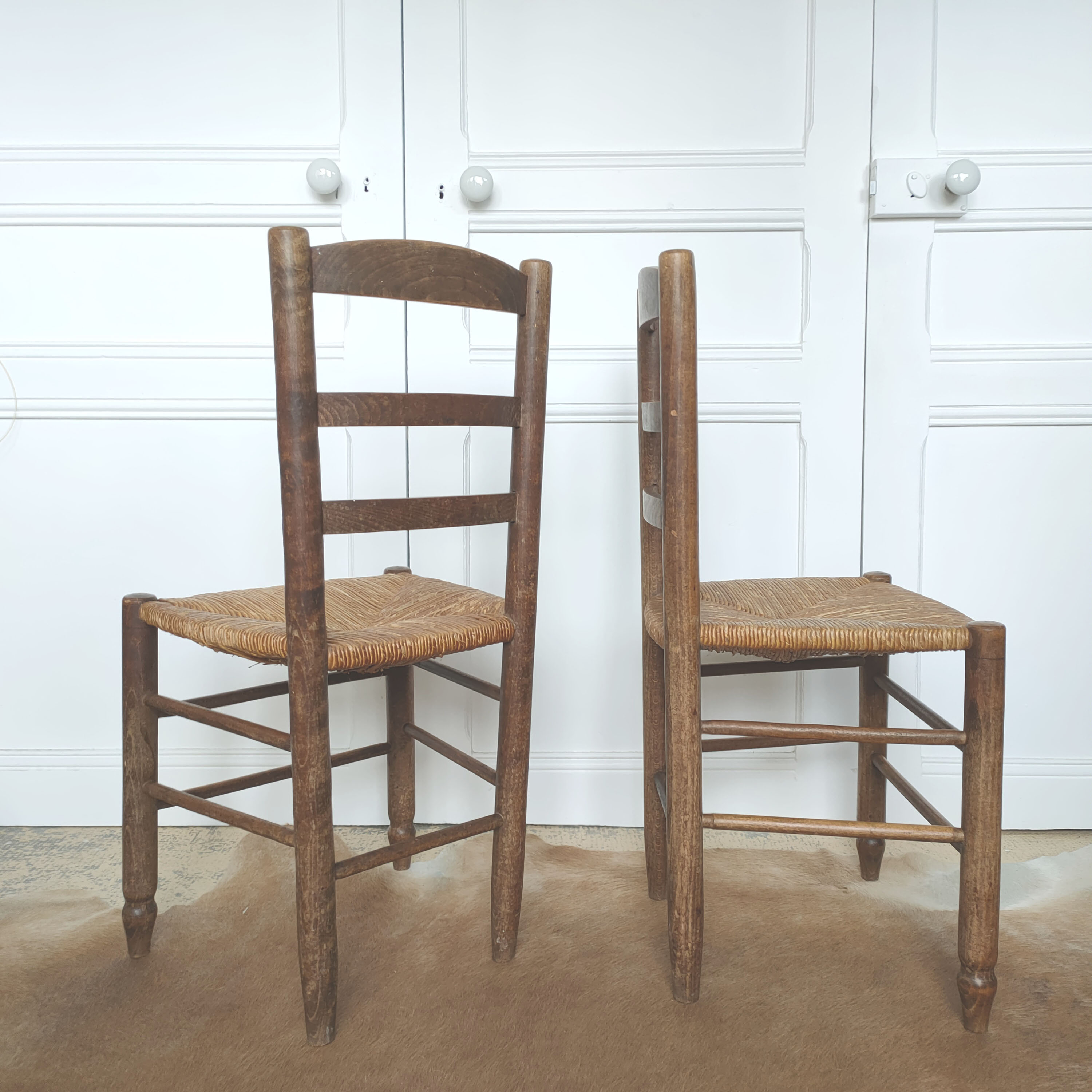 Set of four mulched vintage chairs