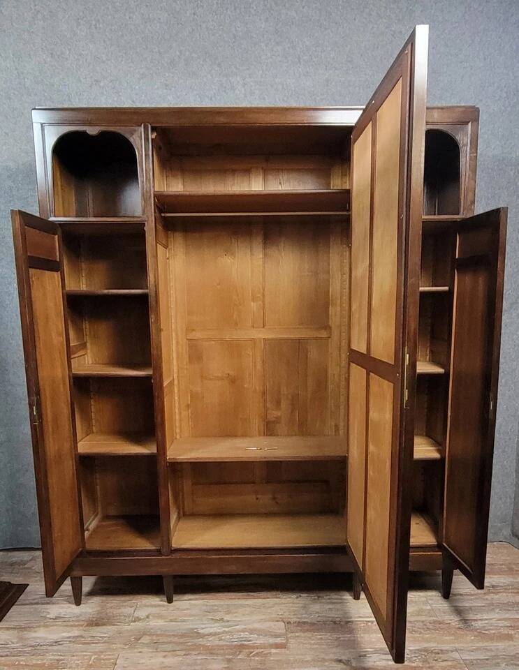 Louis Majorelle: Art Nouveau period mirrored wardrobe in Macassar and Walnut