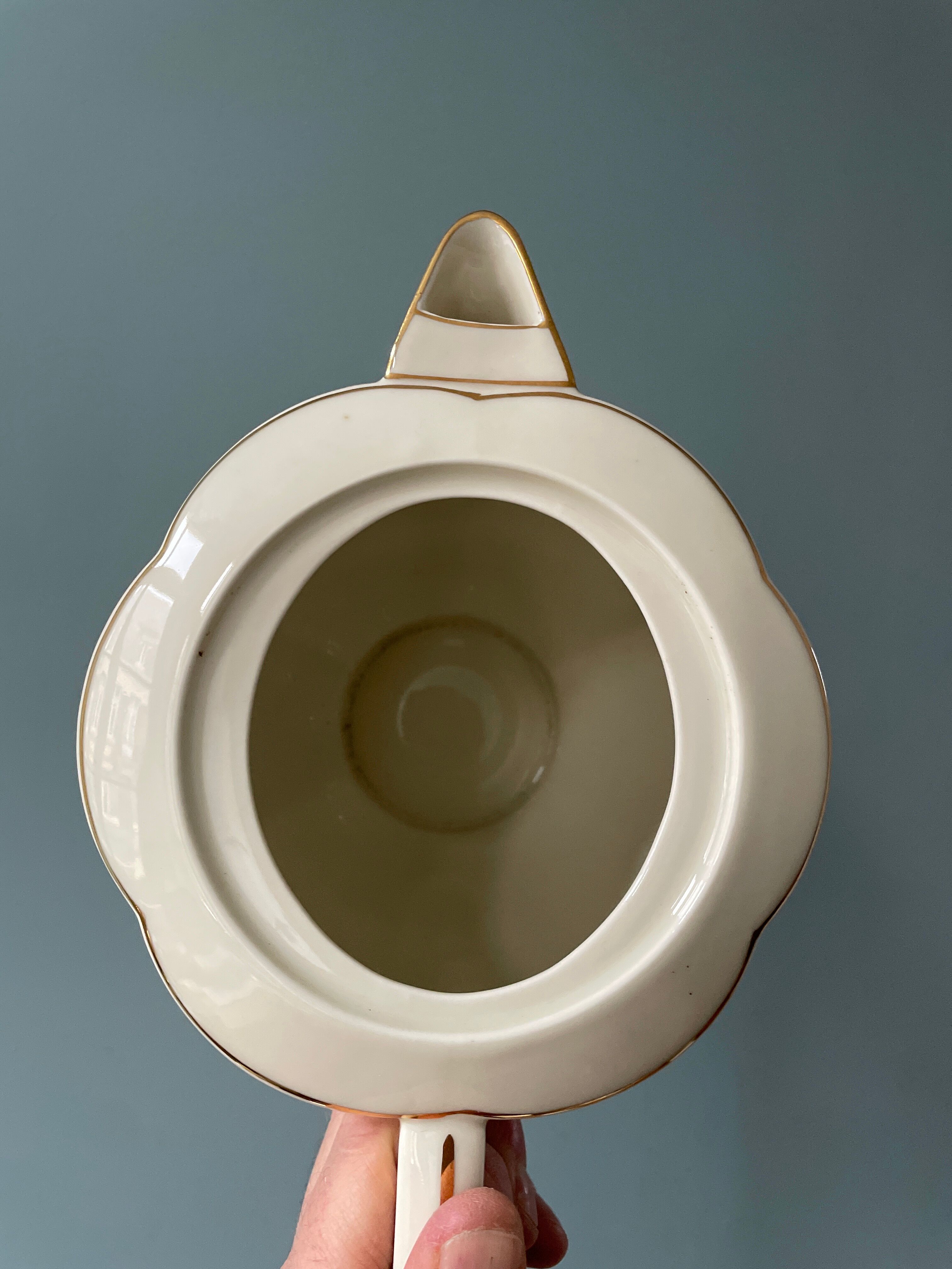 Teapot in Limoges porcelain. Charles Ahrenfeldt House